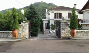 Гостиница Aroanios Hotel  Лефкаси